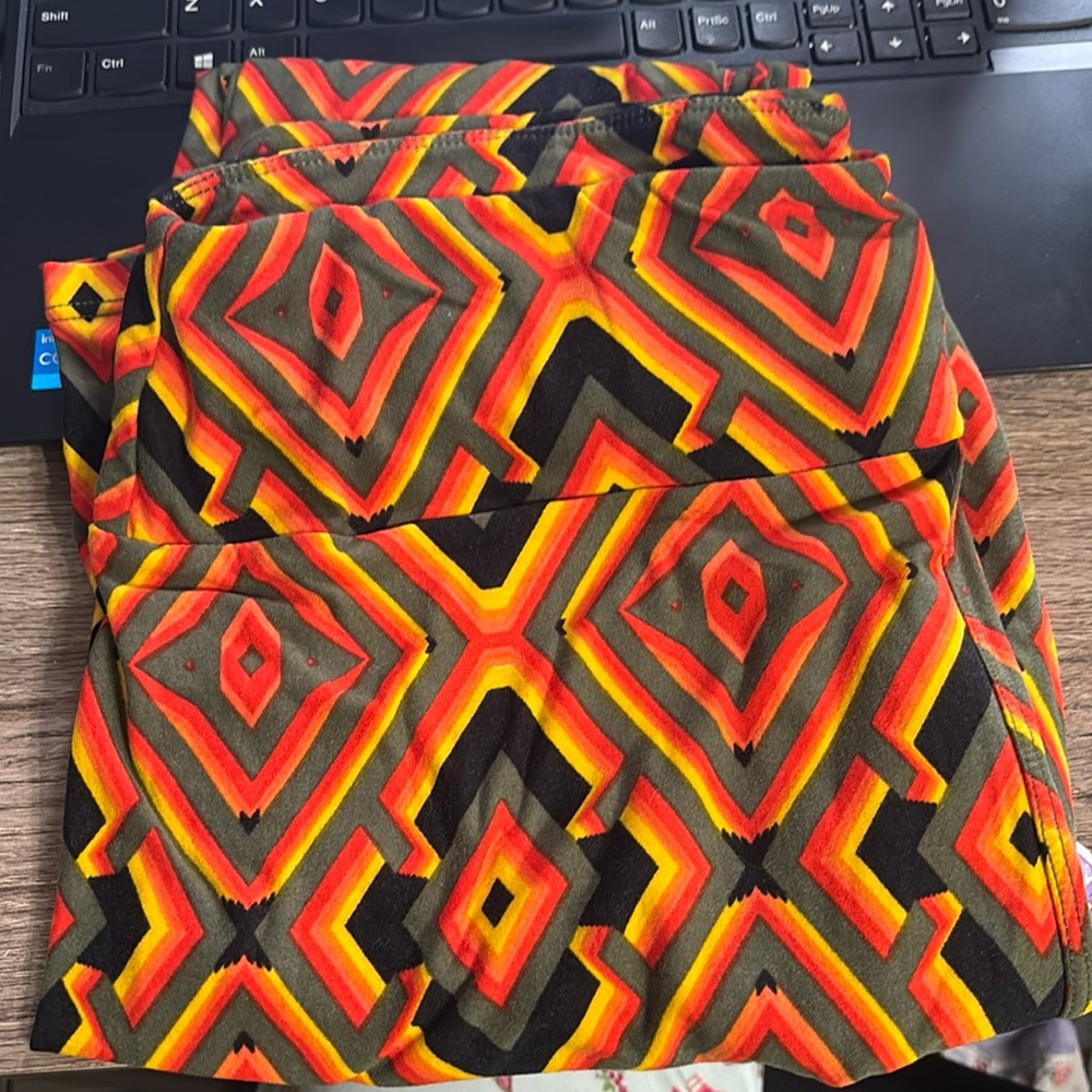 Lularoe- Mixed colors - Orange & Misc